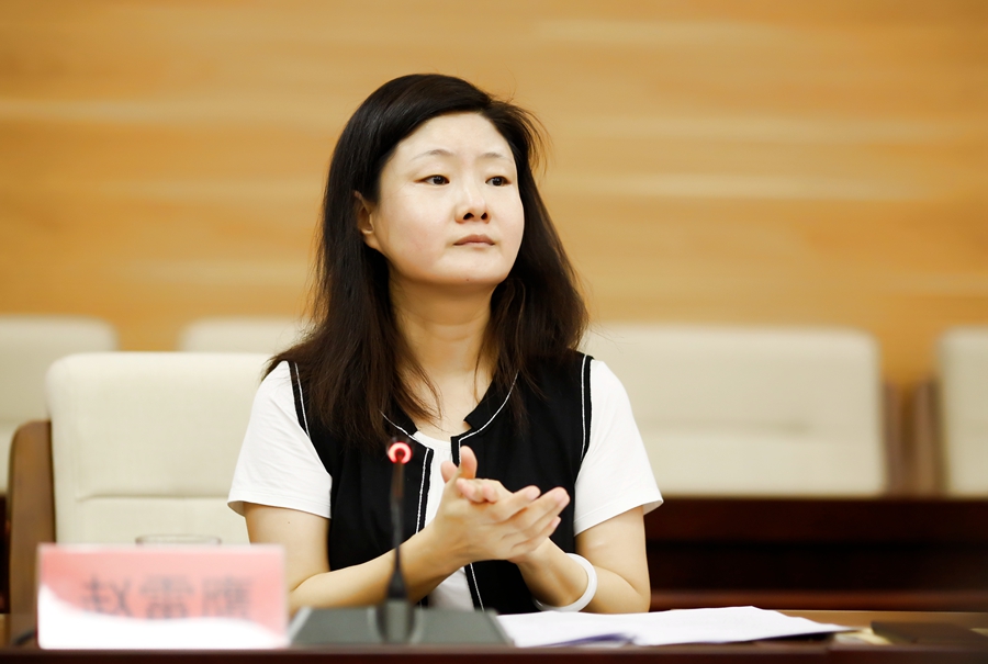 院长赵雷鹰主持讲话.jpg