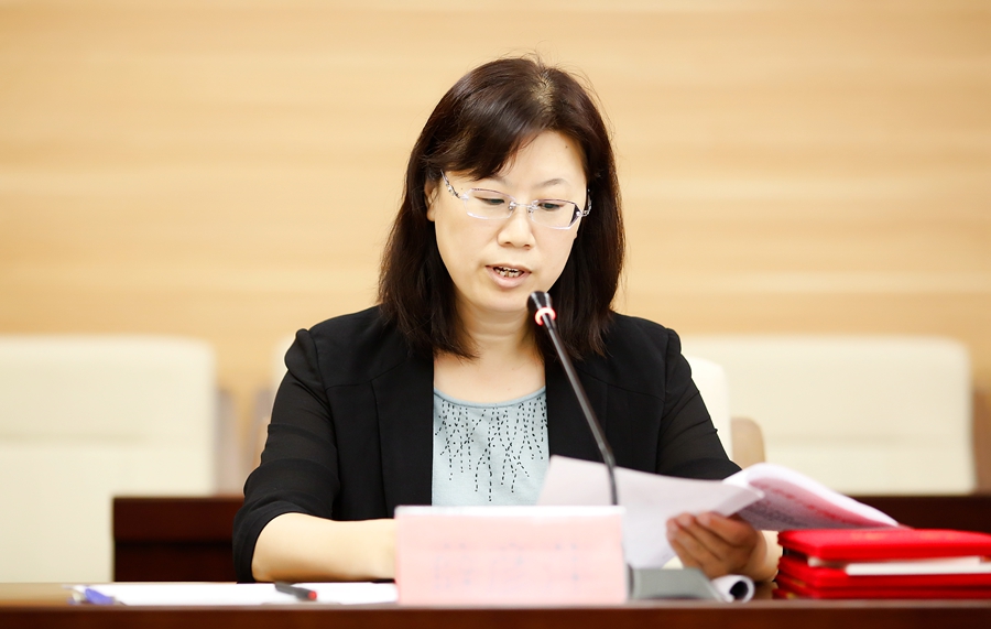 副院长薛彦萍宣读表彰决定.jpg